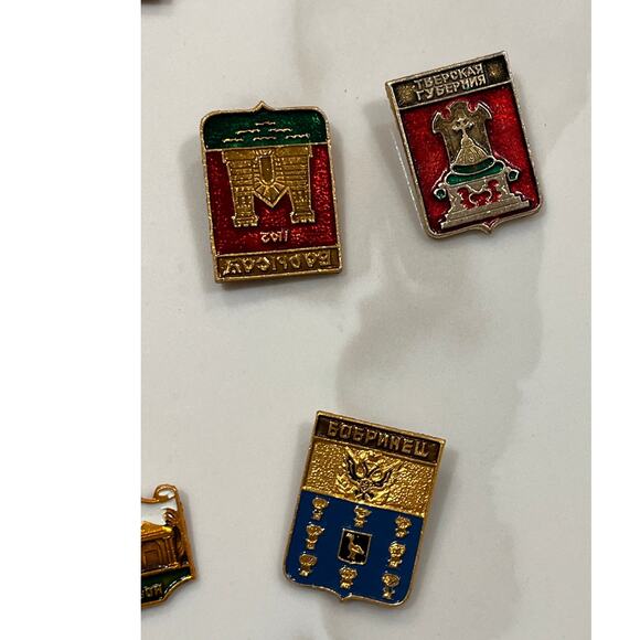 Lot of 19 Vintage USSR Russian Enamel Pins – Leningrad, Moscow, Hermitage - Picture 7 of 16